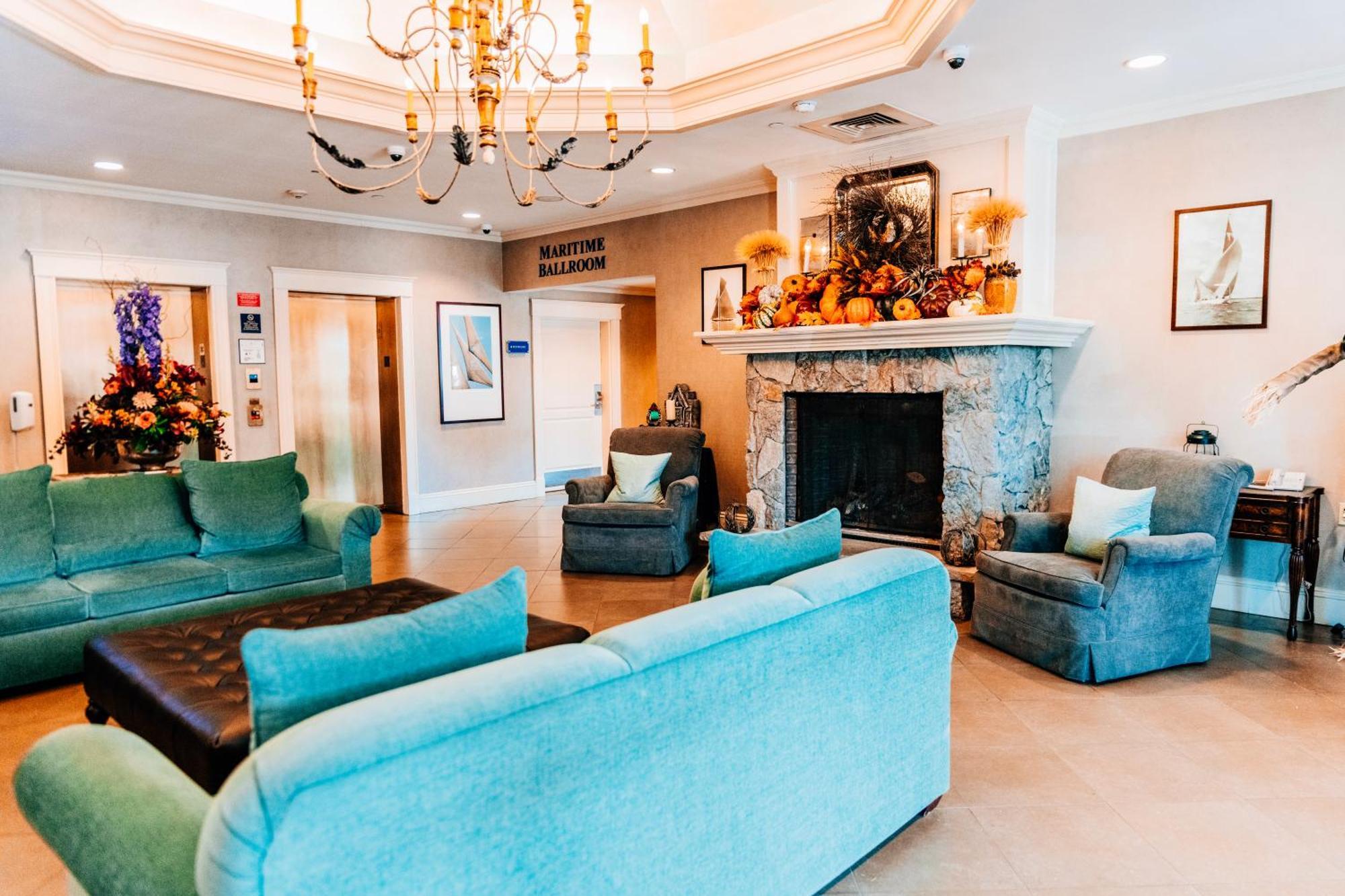Waterfront & Hotel 4*